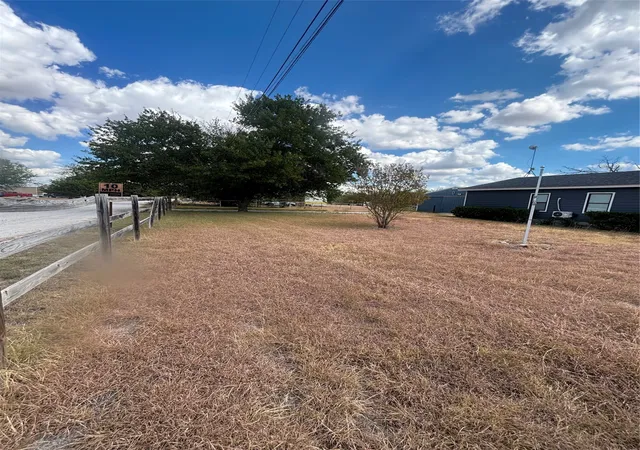 Photo 2 of Single family home for sale at 100 Valley Vista St, Early, TX 76802 | MLS# 21389318 | Listing updated on 2026-09-19