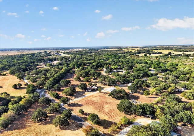 Photo 2 of Single family home for sale at 2332 County Rd 411, Alvarado, TX 76009 | MLS# 21387583 | Listing updated on 2026-10-05