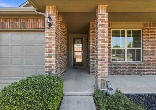Photo 1 of Single family home for sale at 202 Belgian St, Waxahachie, TX 75165 | MLS# 21386287 | Listing updated on 2026-09-28
