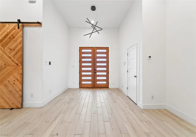 Photo 3 of Single family home for sale at 4013 Legend Trl, Granbury, TX 76049 | MLS# 21389361 | Listing updated on 2026-10-04