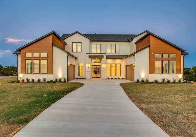 Photo 1 of Mansion for sale at 6842 Love Ct, Mc Kinney, TX 75071 | MLS# 21385346 | Listing updated on 2026-09-21