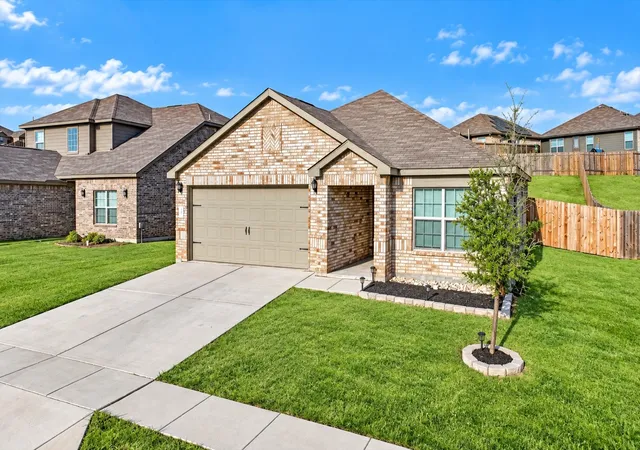 Photo 2 of Single family home for sale at 119 Barbwire Way, Newark, TX 76071 | MLS# 21388591 | Listing updated on 2026-09-19