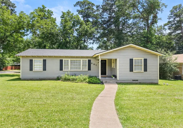 Photo 1 of Single family home for sale at 801 Park, Gilmer, TX 75644 | MLS# 21389382 | Listing updated on 2026-10-07