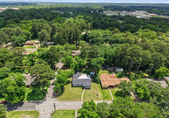 Photo 3 of Single family home for sale at 801 Park, Gilmer, TX 75644 | MLS# 21389382 | Listing updated on 2026-10-07