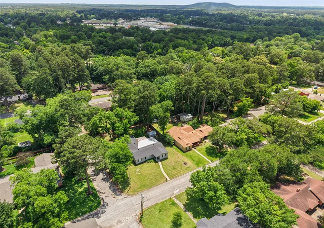 Photo 4 of Single family home for sale at 801 Park, Gilmer, TX 75644 | MLS# 21389382 | Listing updated on 2026-10-07