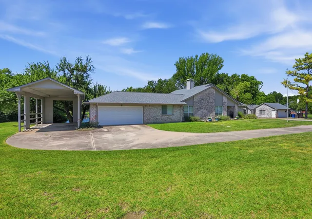 Photo 3 of Single family home for sale at 6 Highland Cir, Allen, TX 75002 | MLS# 21388864 | Listing updated on 2026-09-19