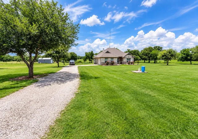 Photo 2 of Single family home for sale at 11171 Farm To Market 3094, Scurry, TX 75158 | MLS# 21386672 | Listing updated on 2026-09-18