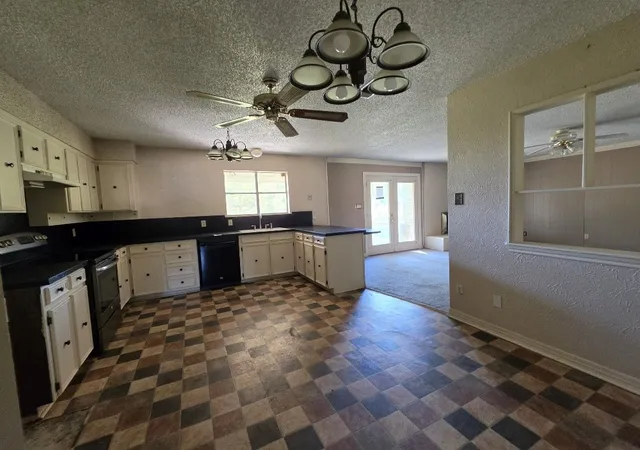 Photo 3 of Single family home for sale at 719 Ridgeway Rd, Joshua, TX 76058 | MLS# 21389333 | Listing updated on 2026-10-06