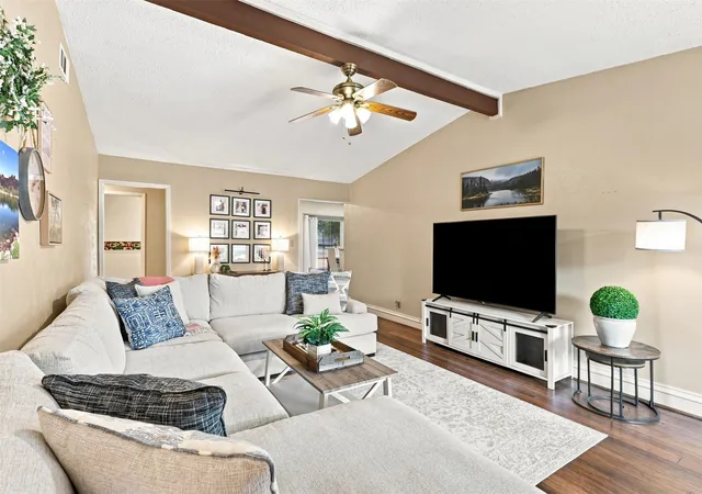 Photo 4 of Single family home for sale at 216 Old Hickory Dr, Irving, TX 75060 | MLS# 21381392 | Listing updated on 2026-10-29