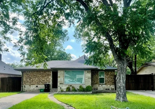 Photo 2 of Sale Pending at 1111 Ervin Ln, Mesquite, TX 75149 | MLS# 21388529 | Listing updated on 2026-10-03