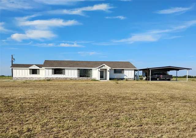 Photo 1 of Single family home for sale at 1999 County Rd 3103, Edgewood, TX 75117 | MLS# 21389371 | Listing updated on 2026-10-06
