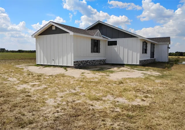 Photo 3 of Single family home for sale at 1999 County Rd 3103, Edgewood, TX 75117 | MLS# 21389371 | Listing updated on 2026-10-06
