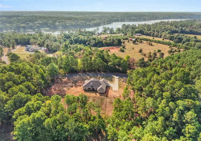 Photo 4 of Single family home for sale at 525 Lake Gladewater Rd, Gladewater, TX 75647 | MLS# 21389437 | Listing updated on 2026-10-07