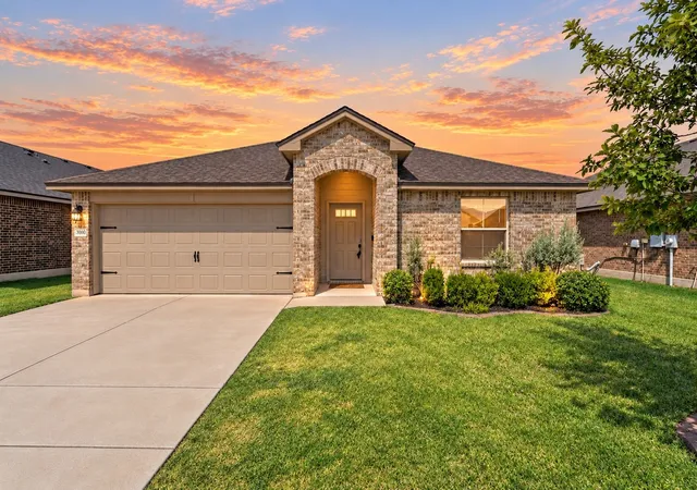 Photo 1 of Single family home for sale at 3000 Skinner Dr, Lorena, TX 76655 | MLS# 21386937 | Listing updated on 2026-09-18