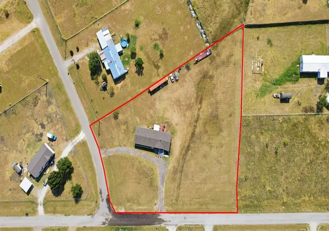 Photo 2 of Manufactured home for sale at 5812 Black Springs Ln, Joshua, TX 76058 | MLS# 21388872 | Listing updated on 2026-09-26