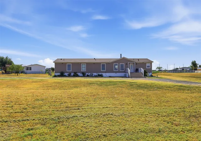 Photo 3 of Manufactured home for sale at 5812 Black Springs Ln, Joshua, TX 76058 | MLS# 21388872 | Listing updated on 2026-09-26