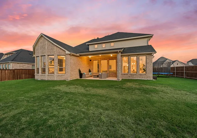 Photo 2 of Single family home for sale at 2008 Hamilton Park Dr, Mansfield, TX 76063 | MLS# 21389000 | Listing updated on 2026-09-26