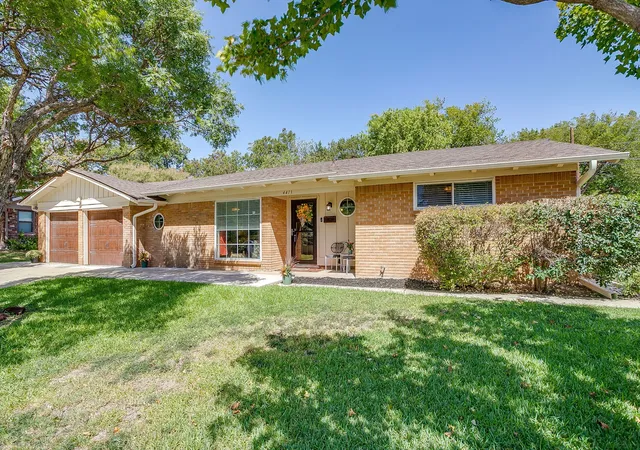 Photo 2 of Single family home for sale at 4413 Angus Dr, Fort Worth, TX 76116 | MLS# 21389422 | Listing updated on 2026-10-05