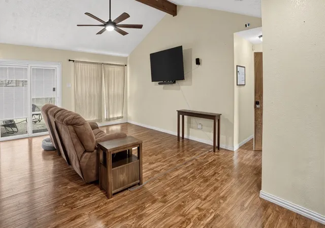 Photo 2 of Single family home for sale at 110 Kingsbury Way, Hewitt, TX 76643 | MLS# 21388638 | Listing updated on 2026-10-04