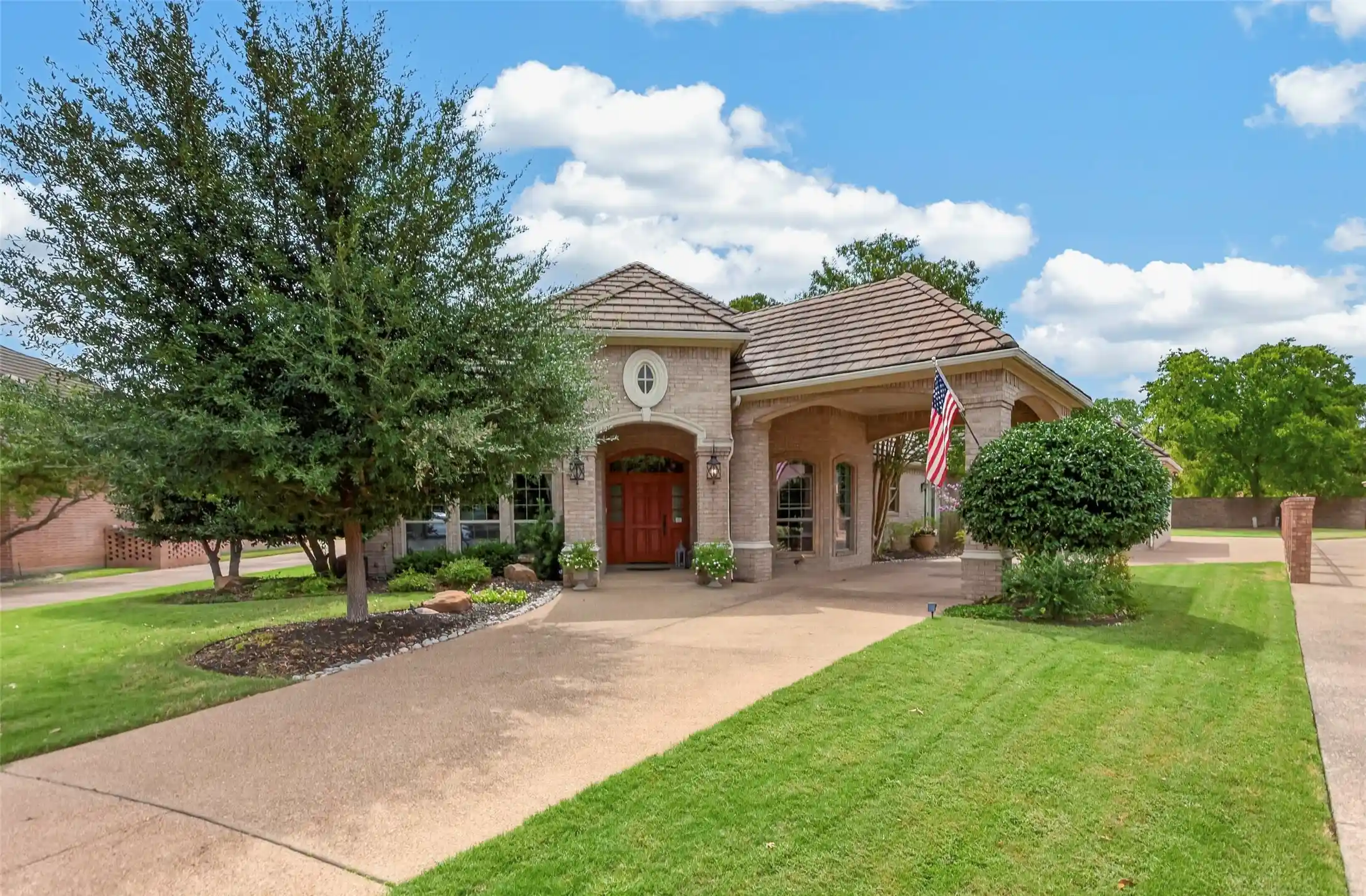 Photo 1 of Single family home for sale at 5133 Sealands Ln, Fort Worth, TX 76116 | MLS# 21388953 | Listing updated on 2026-10-13