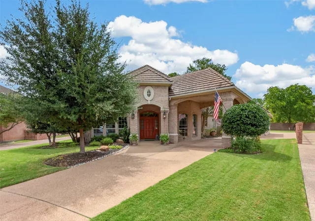Photo 2 of Single family home for sale at 5133 Sealands Ln, Fort Worth, TX 76116 | MLS# 21388953 | Listing updated on 2026-09-20