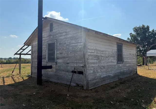 Photo 12 of Single family home for sale at 1474 County Rd 3370, Ladonia, TX 75449 | MLS# 21389407 | Listing updated on 2026-09-18