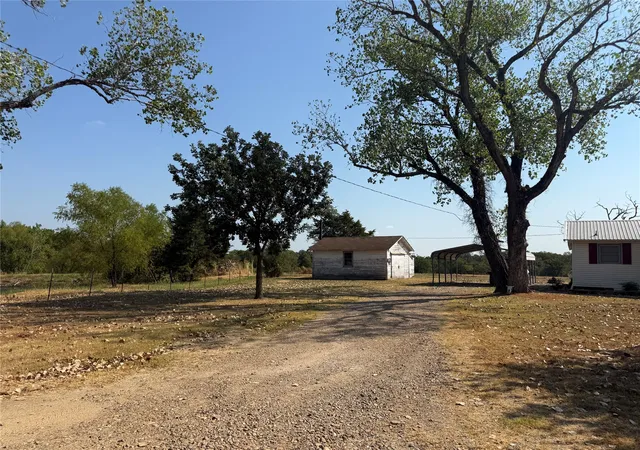 Photo 4 of Single family home for sale at 1474 County Rd 3370, Ladonia, TX 75449 | MLS# 21389407 | Listing updated on 2026-09-18