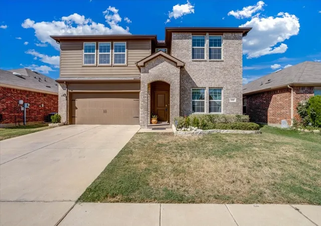 Photo 1 of Single family home for sale at 220 Evers Way, Denton, TX 76207 | MLS# 21389402 | Listing updated on 2026-09-18
