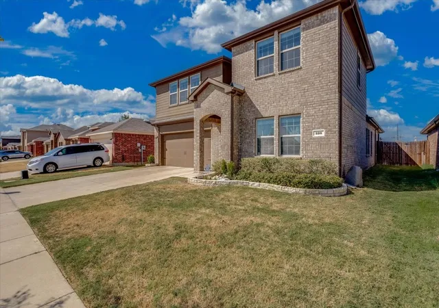 Photo 2 of Single family home for sale at 220 Evers Way, Denton, TX 76207 | MLS# 21389402 | Listing updated on 2026-09-18