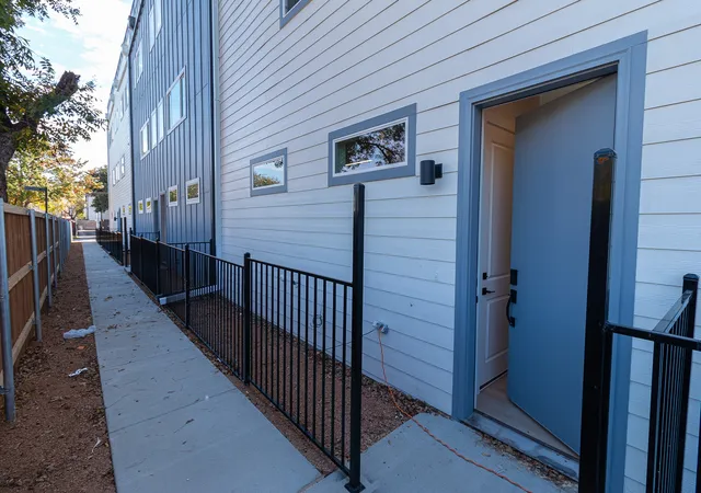 Photo 1 of Townhouse for sale at 1626 Andrade Pl, Dallas, TX 75204 | MLS# 21389521 | Listing updated on 2026-09-18