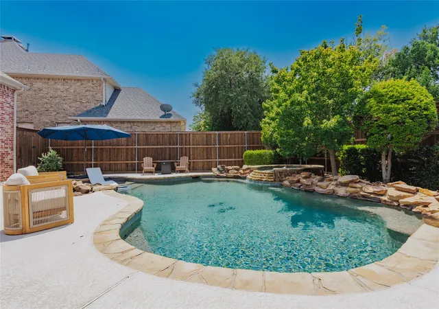 Photo 2 of Single family home for sale at 7611 Sweetgum Dr, Irving, TX 75063 | MLS# 21388857 | Listing updated on 2026-09-26
