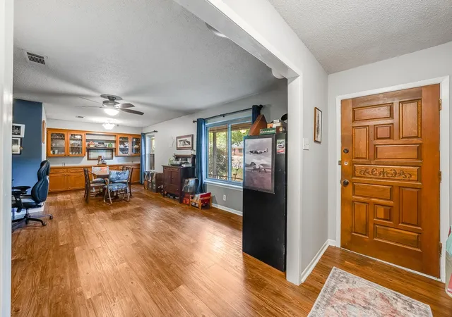 Photo 2 of Single family home for sale at 2702 Shoreline Dr, Sherman, TX 75092 | MLS# 21356308 | Listing updated on 2026-10-06