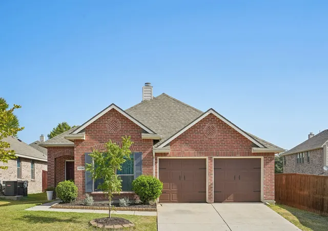 Photo 2 of Single family home for sale at 5530 Exeter Dr, Prosper, TX 75078 | MLS# 21385332 | Listing updated on 2026-09-20