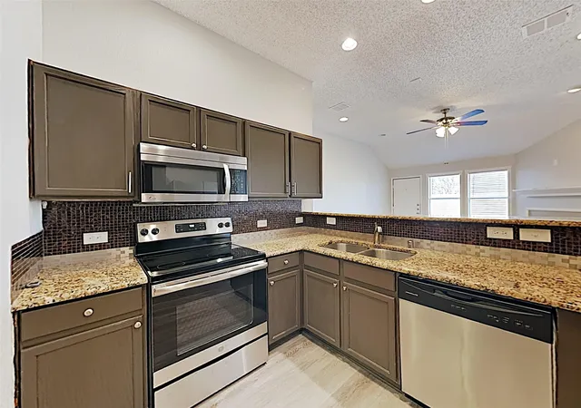 Photo 4 of Single family home for sale at 2001 Fairview Dr, Forney, TX 75126 | MLS# 21389569 | Listing updated on 2026-10-02