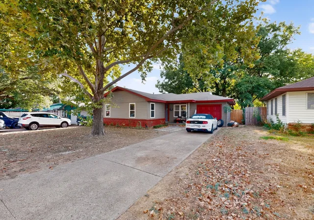 Photo 3 of Single family home for sale at 551 Dawson Dr, Duncanville, TX 75116 | MLS# 21389264 | Listing updated on 2026-09-23