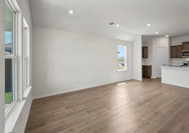 Photo 3 of Single family home for sale at 215 Yates St, Bullard, TX 75757 | MLS# 21389604 | Listing updated on 2026-09-19