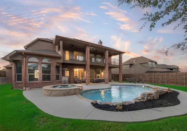Photo 1 of Single family home for sale at 1114 Eastwick Dr, Roanoke, TX 76262 | MLS# 21389020 | Listing updated on 2026-10-01
