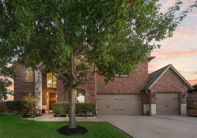 Photo 3 of Single family home for sale at 1114 Eastwick Dr, Roanoke, TX 76262 | MLS# 21389020 | Listing updated on 2026-10-01