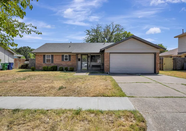 Photo 1 of Sale Pending at 512 E Mission St, Crowley, TX 76036 | MLS# 21387182 | Listing updated on 2026-10-02
