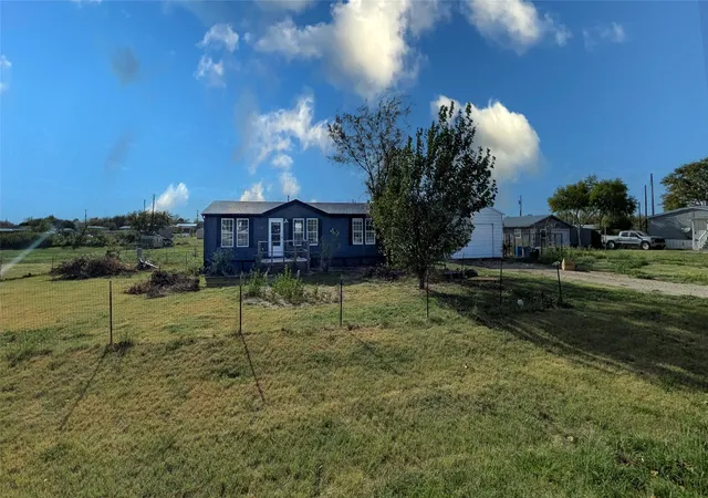 Photo 2 of Single family home for sale at 11687 Buttercup Ln, Justin, TX 76247 | MLS# 21389541 | Listing updated on 2026-09-21