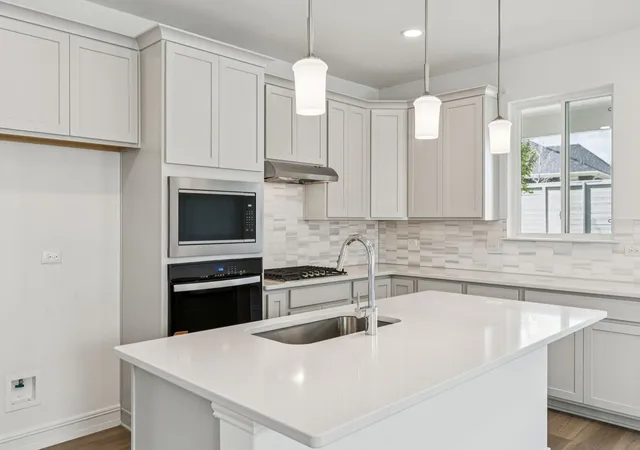 Photo 3 of Single family home for sale at 417 Avian Way, Godley, TX 76044 | MLS# 21389681 | Listing updated on 2026-09-18