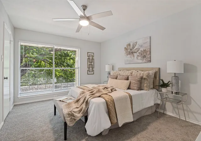 Listing Photo 3 - Condo for sale in building located at 2535 Wedglea Dr, Dallas, TX 75211 - Unit #235