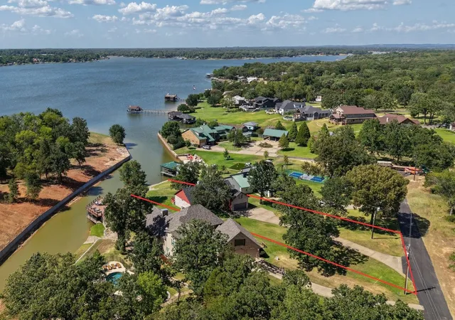 Photo 2 of Single family home for sale at 5459 Woodland Shrs Dr, Malakoff, TX 75148 | MLS# 21387462 | Listing updated on 2026-10-04