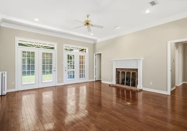 Photo 3 of Single family home for sale at 3403 Pinecreek Dr, Tyler, TX 75707 | MLS# 21389701 | Listing updated on 2026-09-25