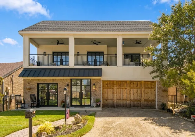 Photo 1 of Sale Pending at 46 Crown Pl, Richardson, TX 75080 | MLS# 21386292 | Listing updated on 2026-09-30