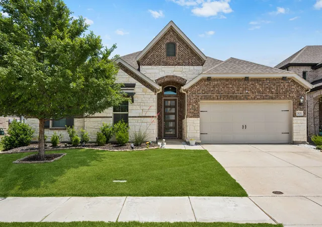 Photo 1 of Single family home for sale at 2825 Bedford Rd, Argyle, TX 76226 | MLS# 21385719 | Listing updated on 2026-09-26