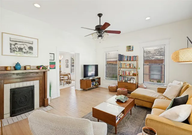 Photo 1 of Single family home for sale at 5616 Junius St, Dallas, TX 75214 | MLS# 21388397 | Listing updated on 2026-09-25