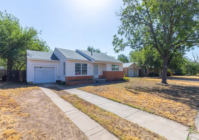 Photo 3 of Sale Pending at 1765 Jackson St, Abilene, TX 79602 | MLS# 21389711 | Listing updated on 2026-09-19
