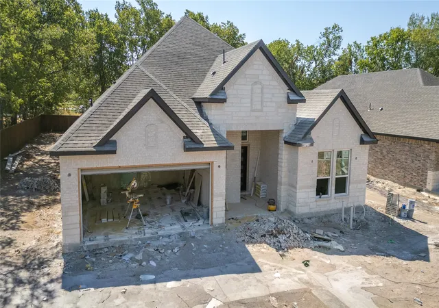 Photo 3 of Single family home for sale at 511 Armstrong Dr, Seagoville, TX 75159 | MLS# 21389159 | Listing updated on 2026-09-19