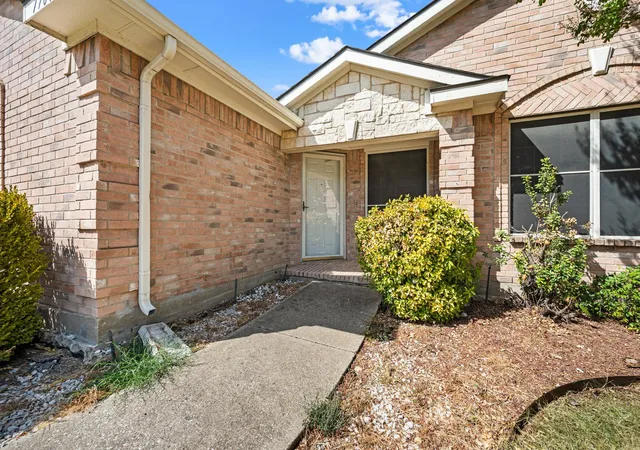 Photo 3 of Sale Pending at 7706 Coral Way, Rowlett, TX 75088 | MLS# 21389740 | Listing updated on 2026-10-01